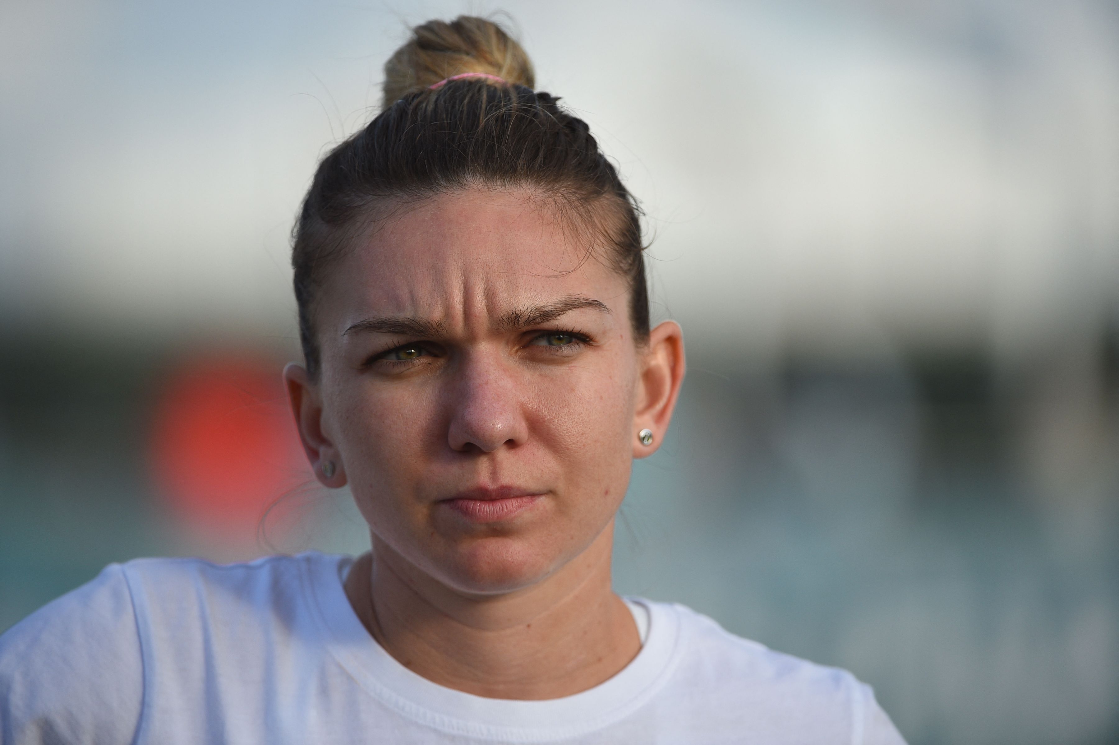 Simona Halep a purtat o rochie Valentino de peste 2.000 de euro, la prima apariție într-o emisiune la TV după verdictul de la TAS