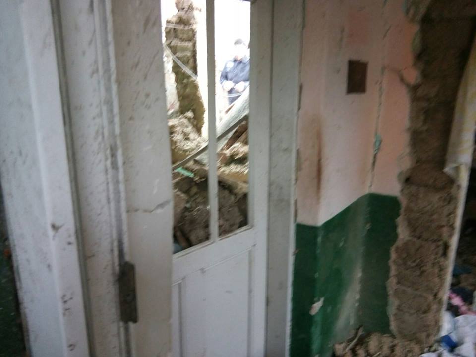Explozie într-o casă din Constanţa! O femeie a ajuns la spital GALERIE FOTO