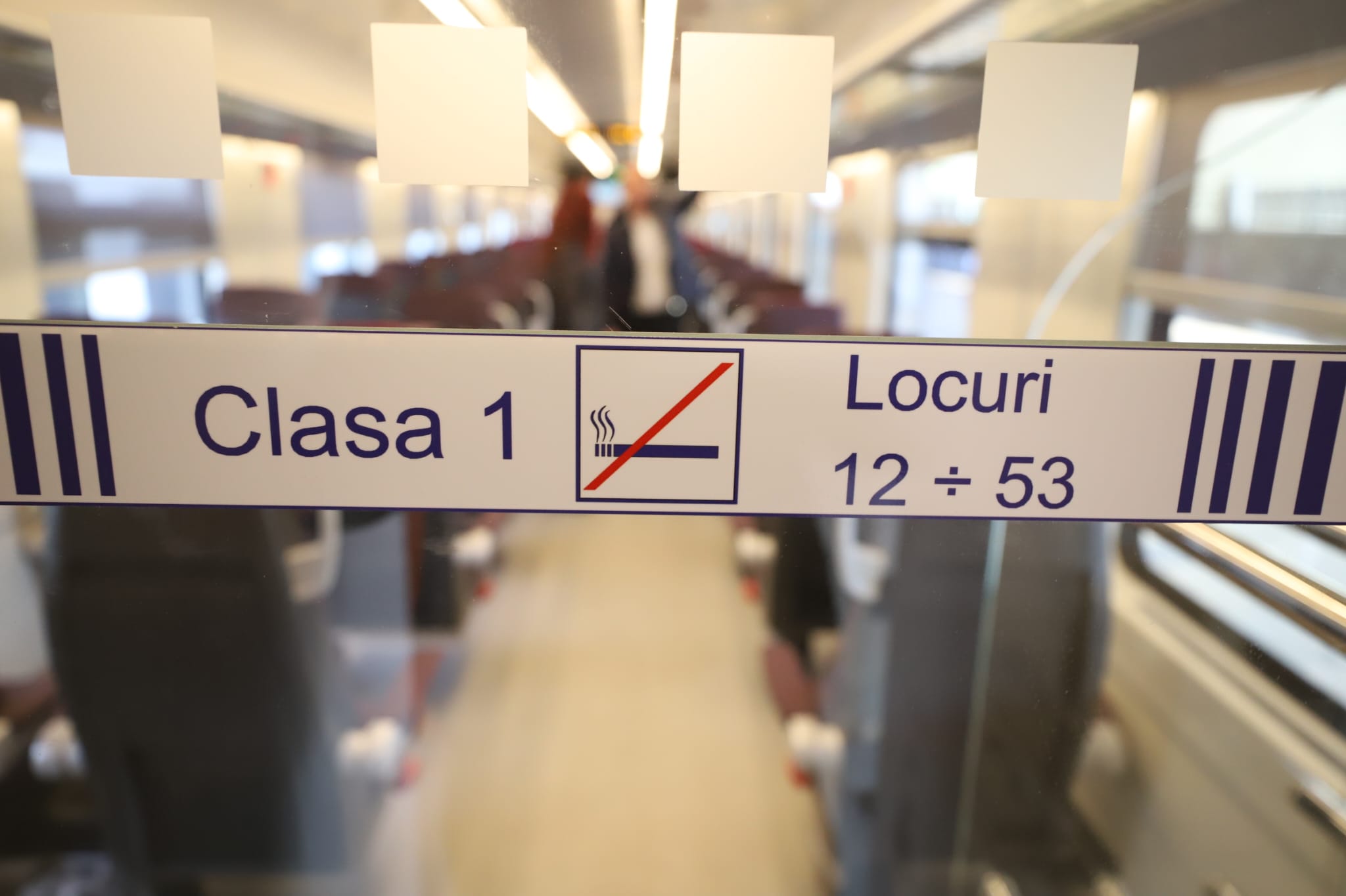 Viteză, confort și lift pentru persoane cu dizabilități. Primul tren modernizat complet circulă de astăzi pe ruta București-Constanța
