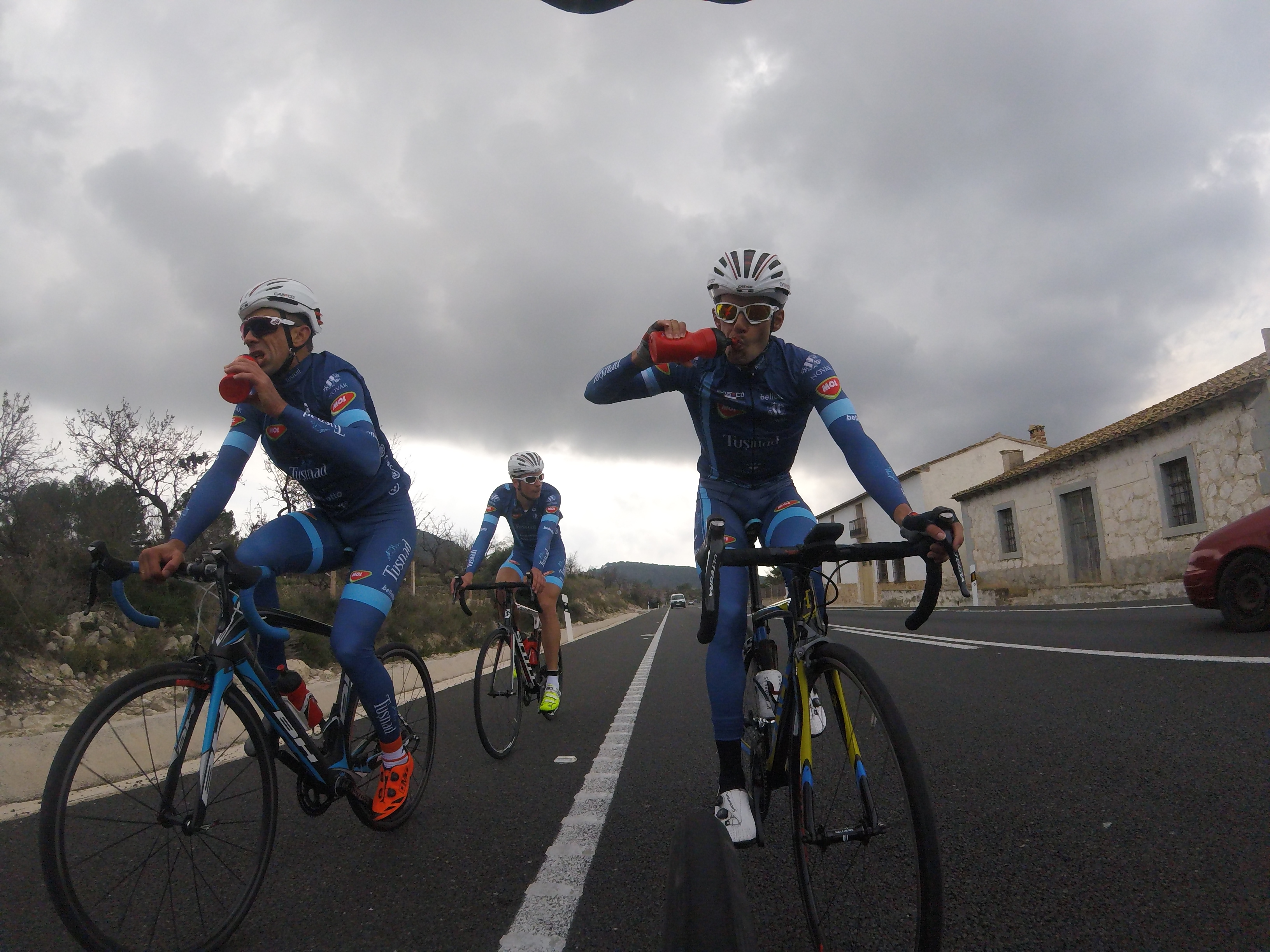 Campionul paralimpic Eduard Novak aleargă Turul Valenciei. ^Primul sportiv cu dizabilități din lume care va concura împotriva elitei ciclismului