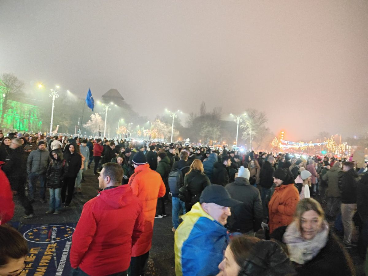Generația Z, printre cei 4.000 de oameni prezenți în București la protestul pentru reformă în Justiție