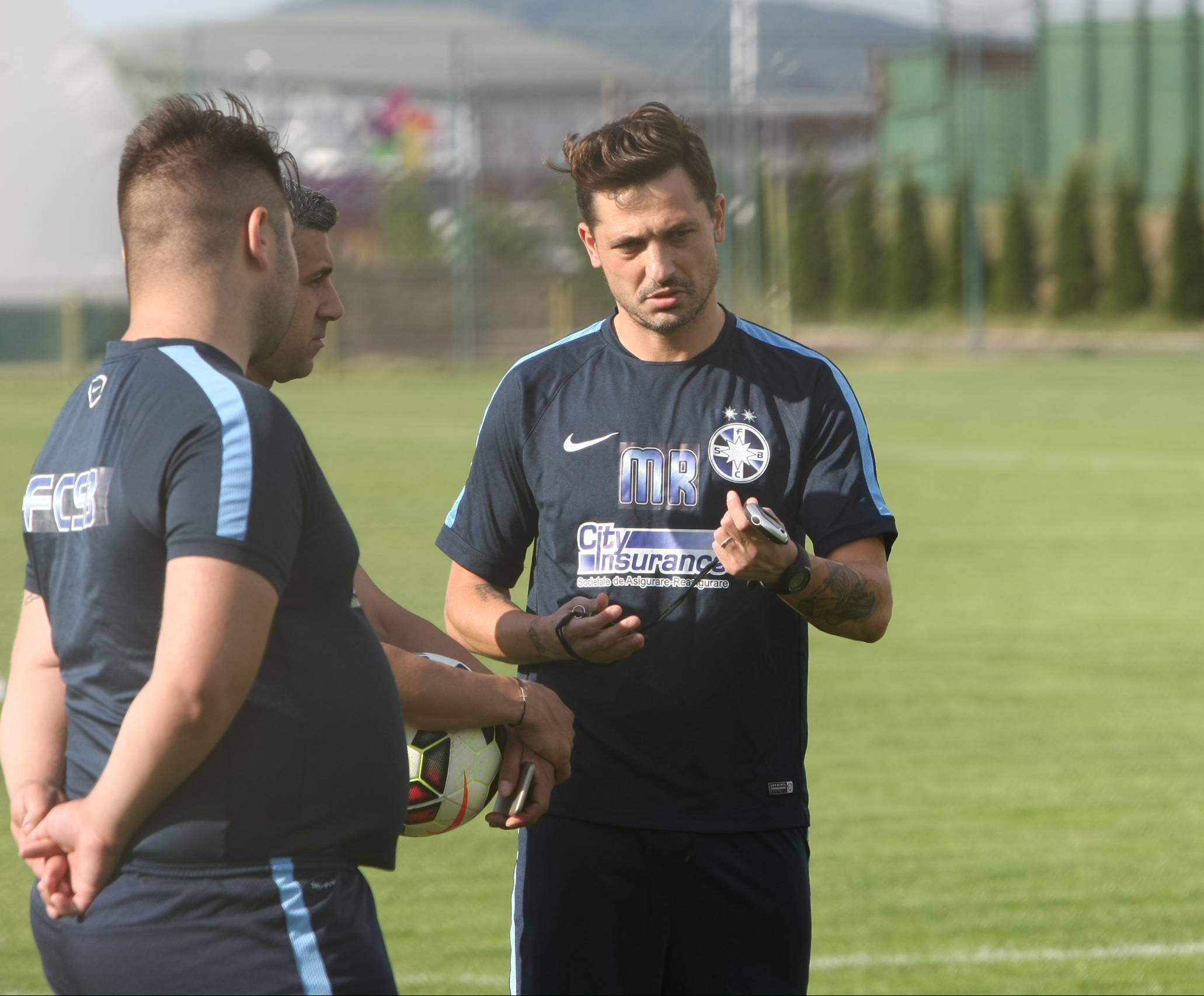 Circ la Braşov, la antrenamentul Stelei: "Unde e Gigi?" / GALERIE FOTO