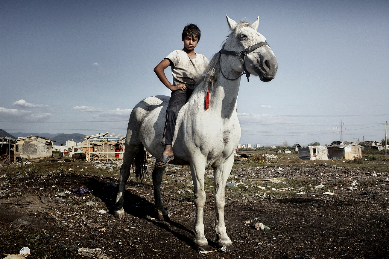 VIDEO/ Mugur Vărzariu, fotograful care oprește buldozerele. Fotografiile sale au ajuns în New York Times