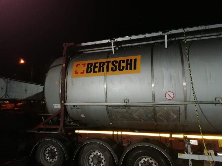 Un bărbat din Ploiești a leșinat într-o cisternă pe care o curăța. El a fost dus la spital