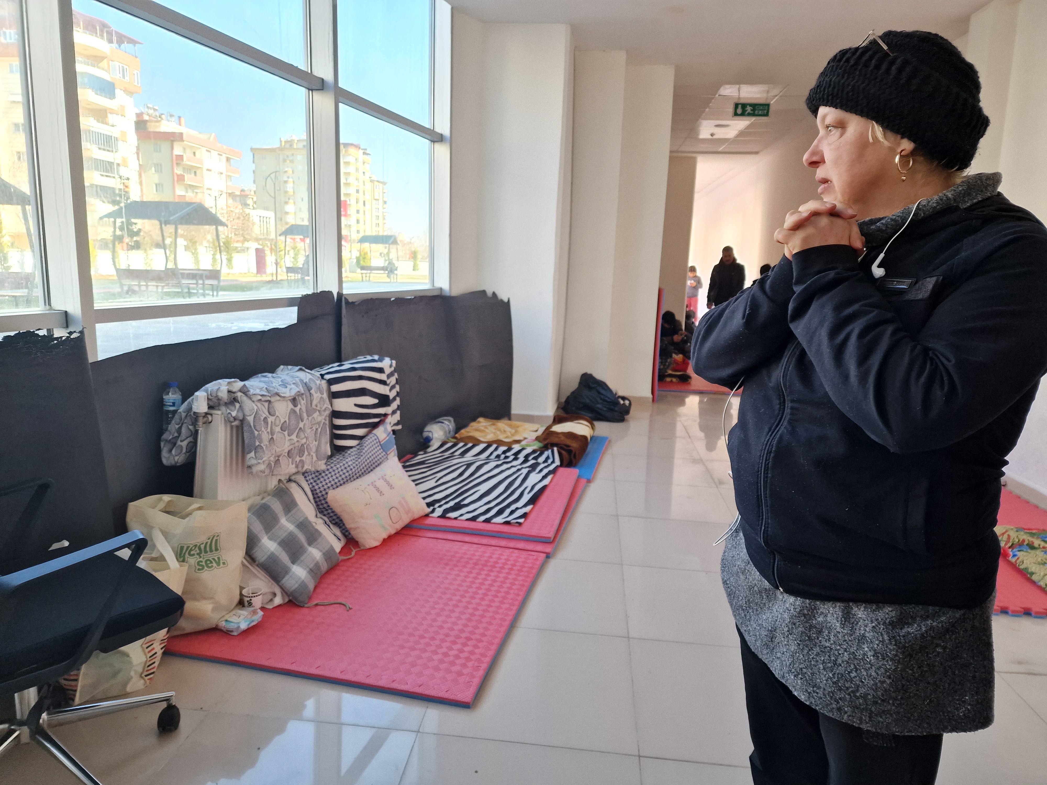 REPORTAJ VIDEO DIN TURCIA. O zi din viaţa unei românce voluntare în Gaziantepul distrus de cutremur: „Trebuie să uit ce s-a întâmplat ca să pot ajuta”