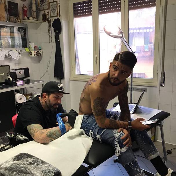 Lorenzo Insigne, colegul lui Vlad Chiricheș la Napoli, și-a tatuat doi lei pe spate / GALERIE FOTO