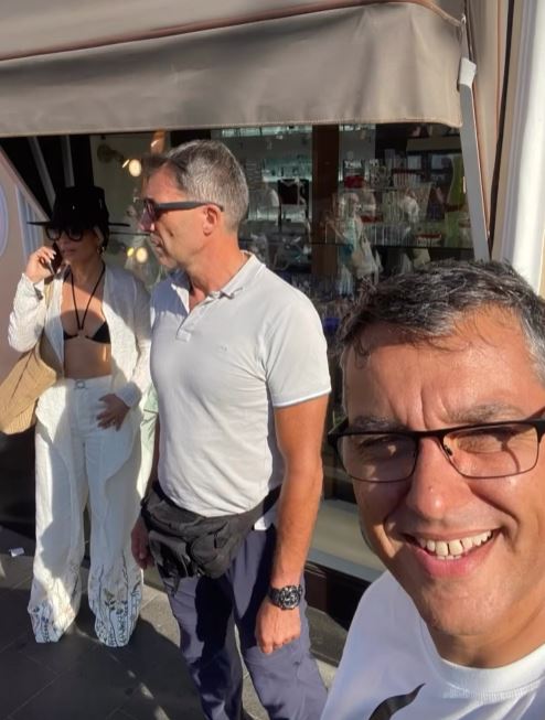 Cristi Brancu s-a întâlnit cu Jennifer Lopez în Capri. Fotografia pe care și-a făcut-o alături de vedeta internațională