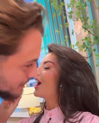 Cum au apărut Ramona Olaru și Aris Eram pe Instagram: „De doi ani aștept”