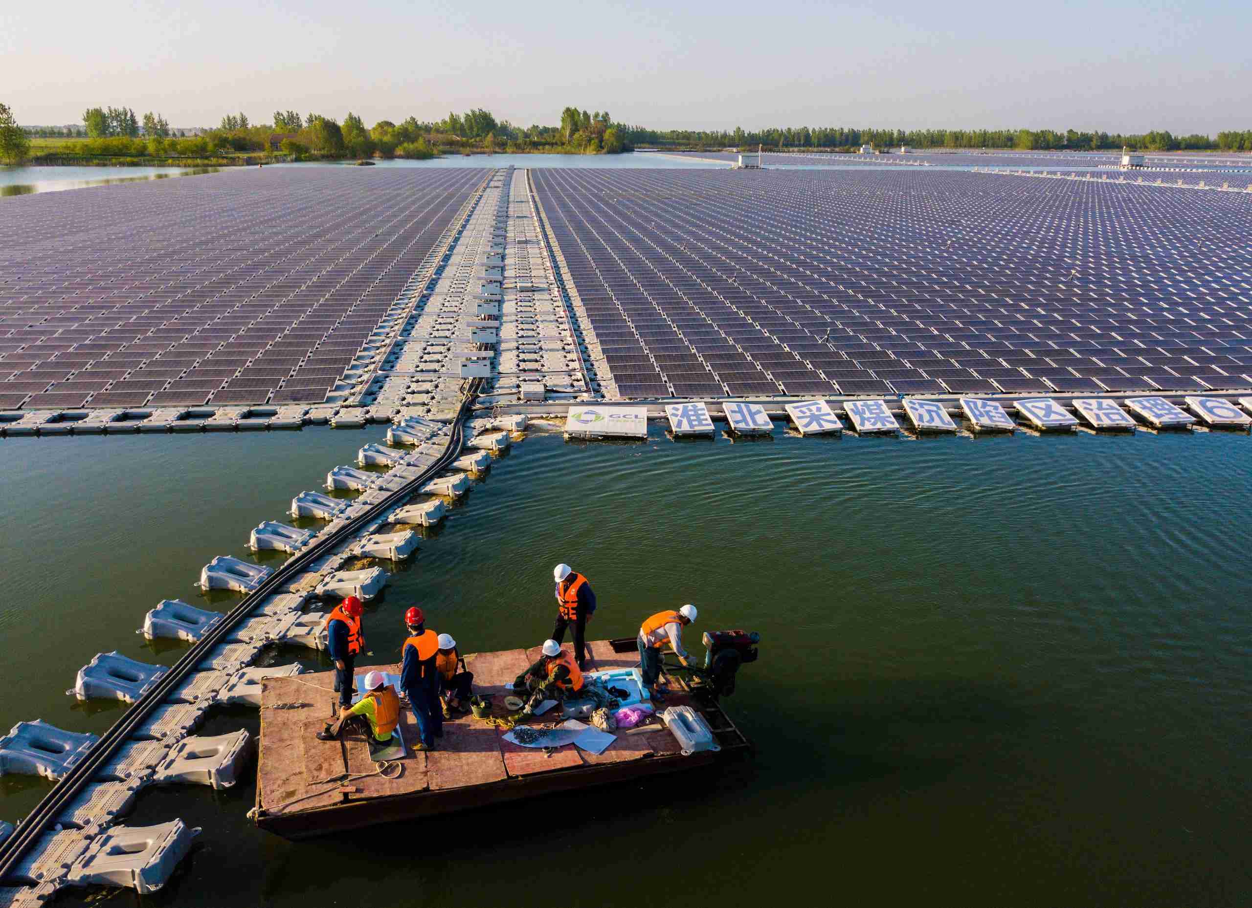 Zimbabwe to begin construction of 600MW floating solar plant project next year