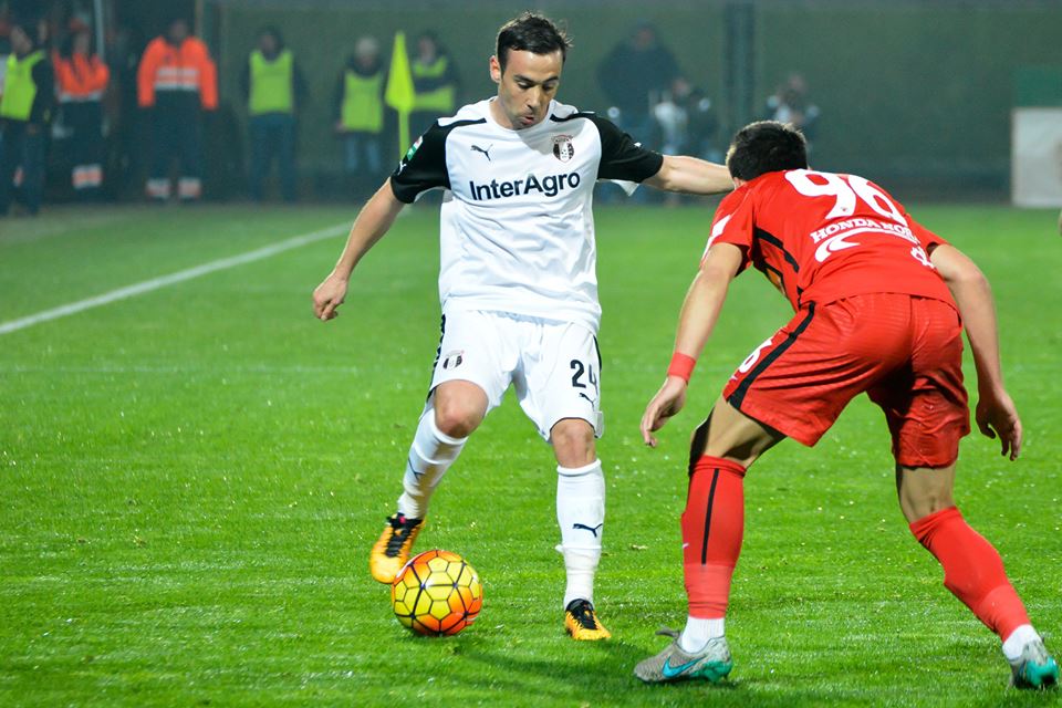 Liga I, etapa a 26-a. Astra - Dinamo 1-1. ^Dorin Rotariu a deschis scorul, Daniel Florea a egalat norocos. Steliano Filip, eliminat. Arbitrul a întrerupt meciul două minute / VIDEO
