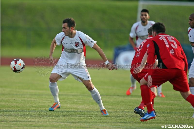 FOTO/ Dinamo, distracție cu amatorii: ”câinii” au mușcat din ”nomazi”!