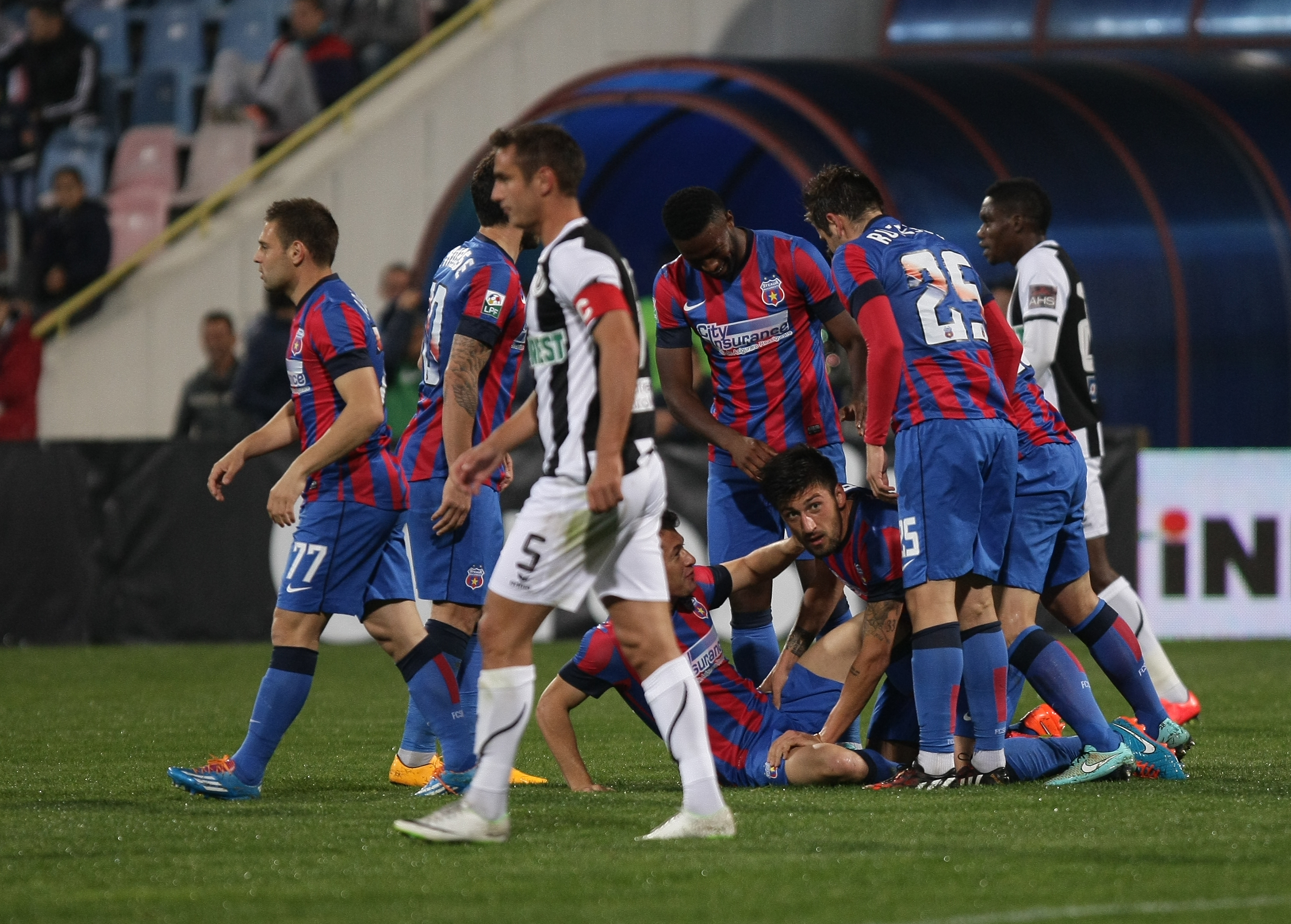 GALERIE FOTO & VIDEO/ Liga I: Steaua - ”U” Cluj 4-1. Încă un festival stelar