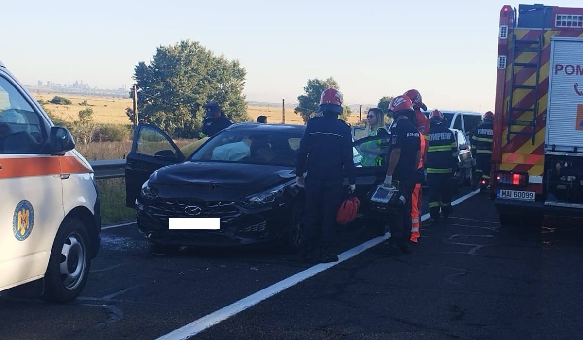 Trafic blocat pe DN 22B după o tamponare în lanț cu șase autoturisme pe digul Dunării, între Brăila și Galați
