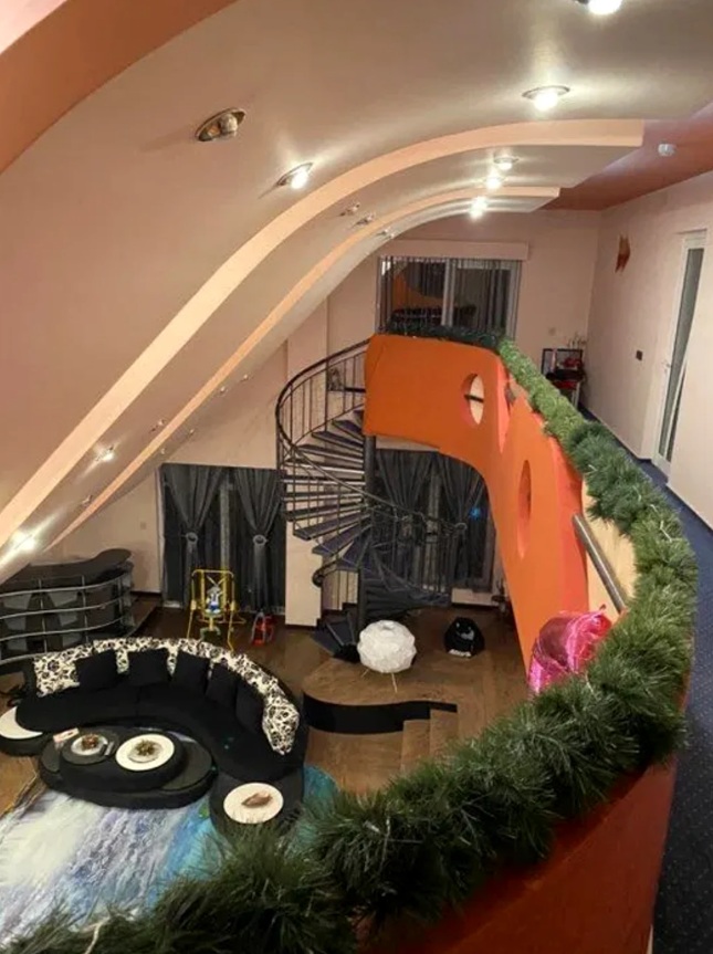 Imagini cu vila de 800.000 de euro pe care Titi Aur a scos-o la vânzare: „Trebuie să avem în portofel și bani”