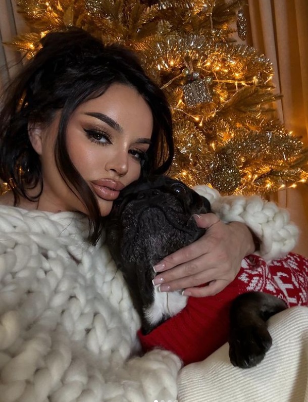 Imaginea postată de Claudia Iosif pe Instagram, de Crăciun. Fanii au crezut că s-a împăcat cu Dorian Popa