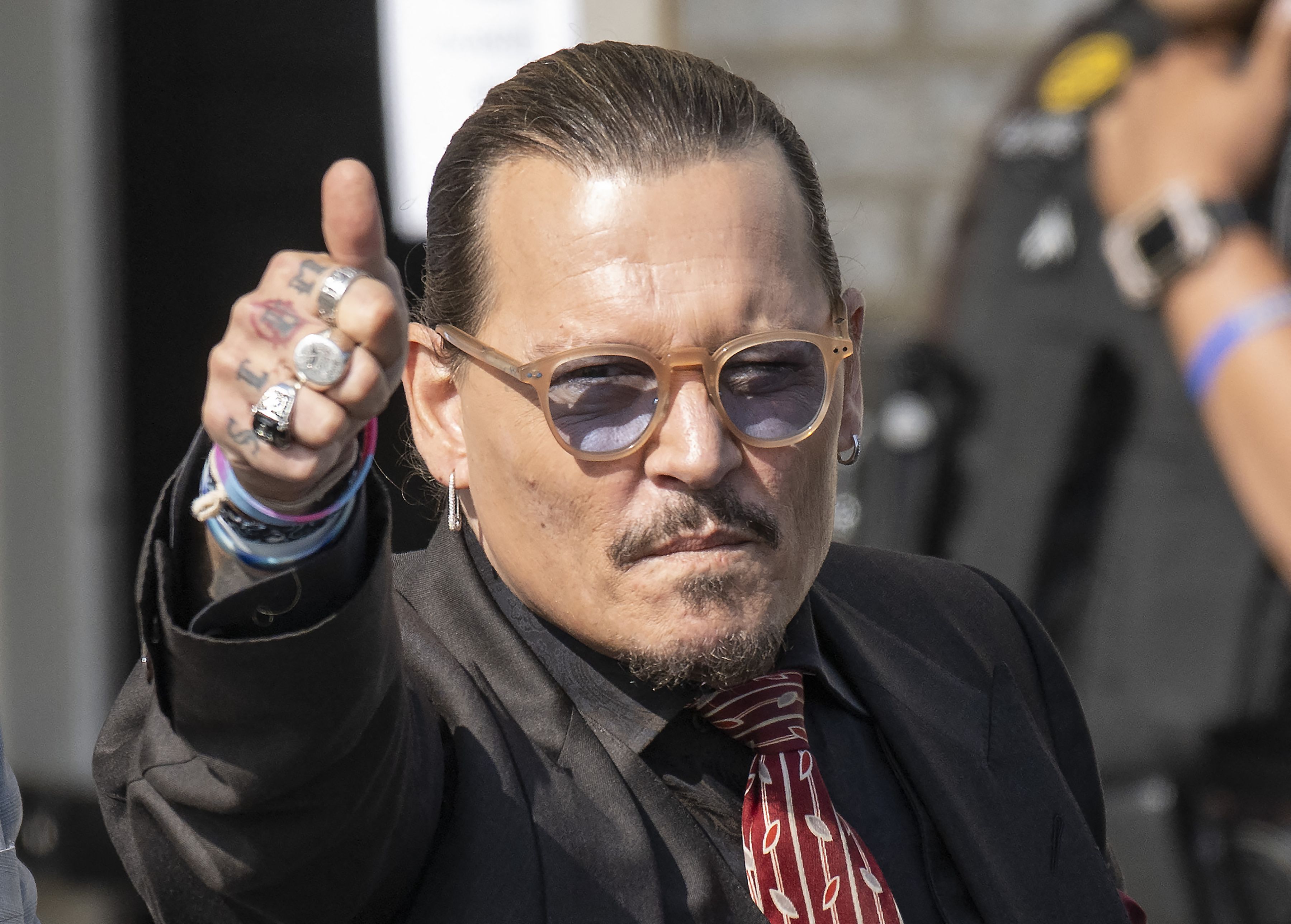 Johnny Depp, găsit inconștient într-o cameră de hotel din Budapesta. Trupa The Hollywood Vampires a anulat două concerte
