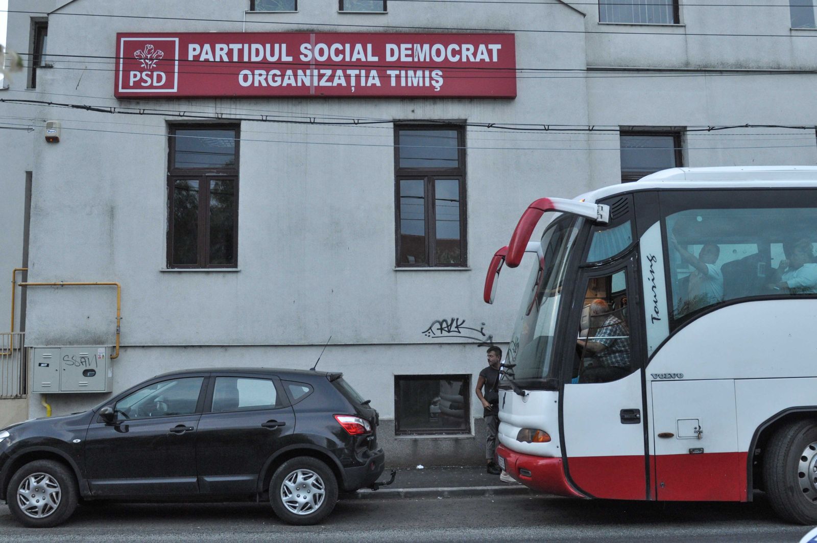 FOTO / Aproximativ 1.800 de oameni din Timiș au plecat spre București, pentru mitingul PSD. „Toader Tudorel curmă statul paralel”