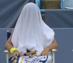 Darren Cahill râde de Simona Halep! ^Jucătoarea noastră a repetat gestul pe care-l face atunci când îi este greu / GALERIE FOTO