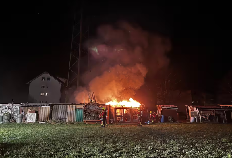 Un pompier elvețian este acuzat că a declanșat 8 incendii, apoi a sosit să le stingă alături de echipele de intervenție: „Plictiseală și frustrare”