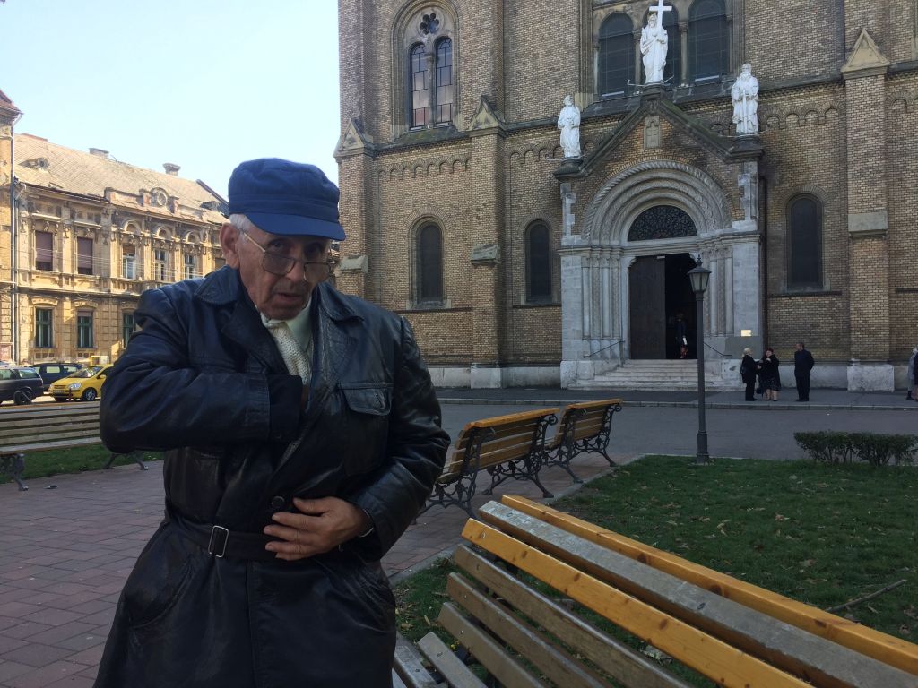 REPORTAJ / Drama unui fost profesor universitar din Timișoara. Bolnav de Parkinson, Vasile Solomeș a ajuns pe străzi, renegat de familie