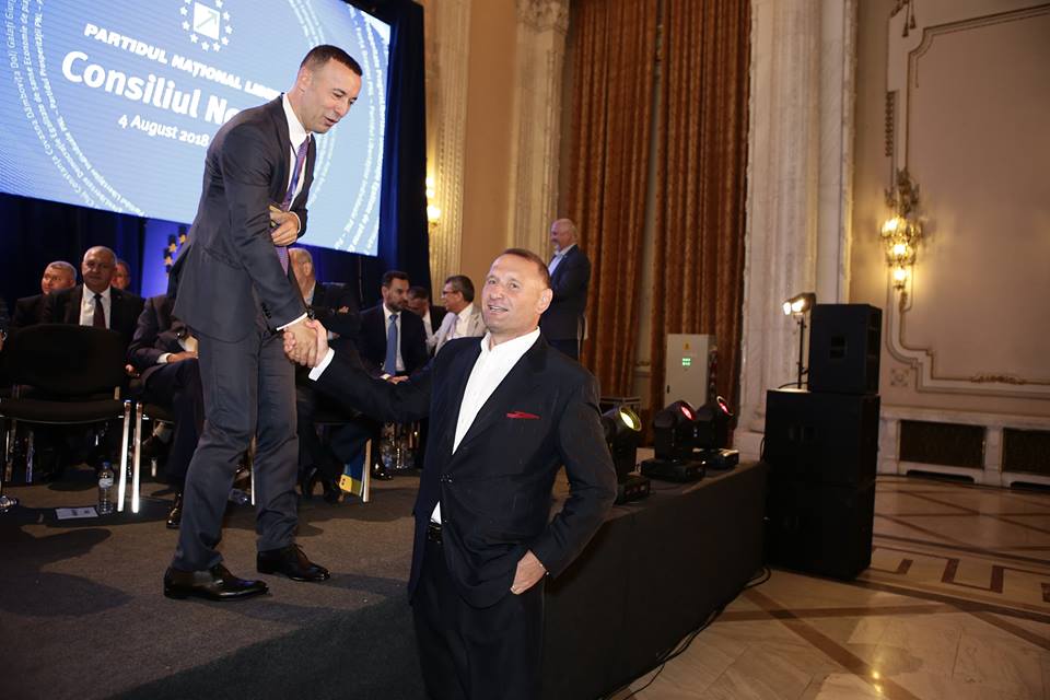 GALERIE FOTO/ Consiliul Național al PNL se reunește la Parlament. Președintele Klaus Iohannis a ținut un discurs în fața liberalilor