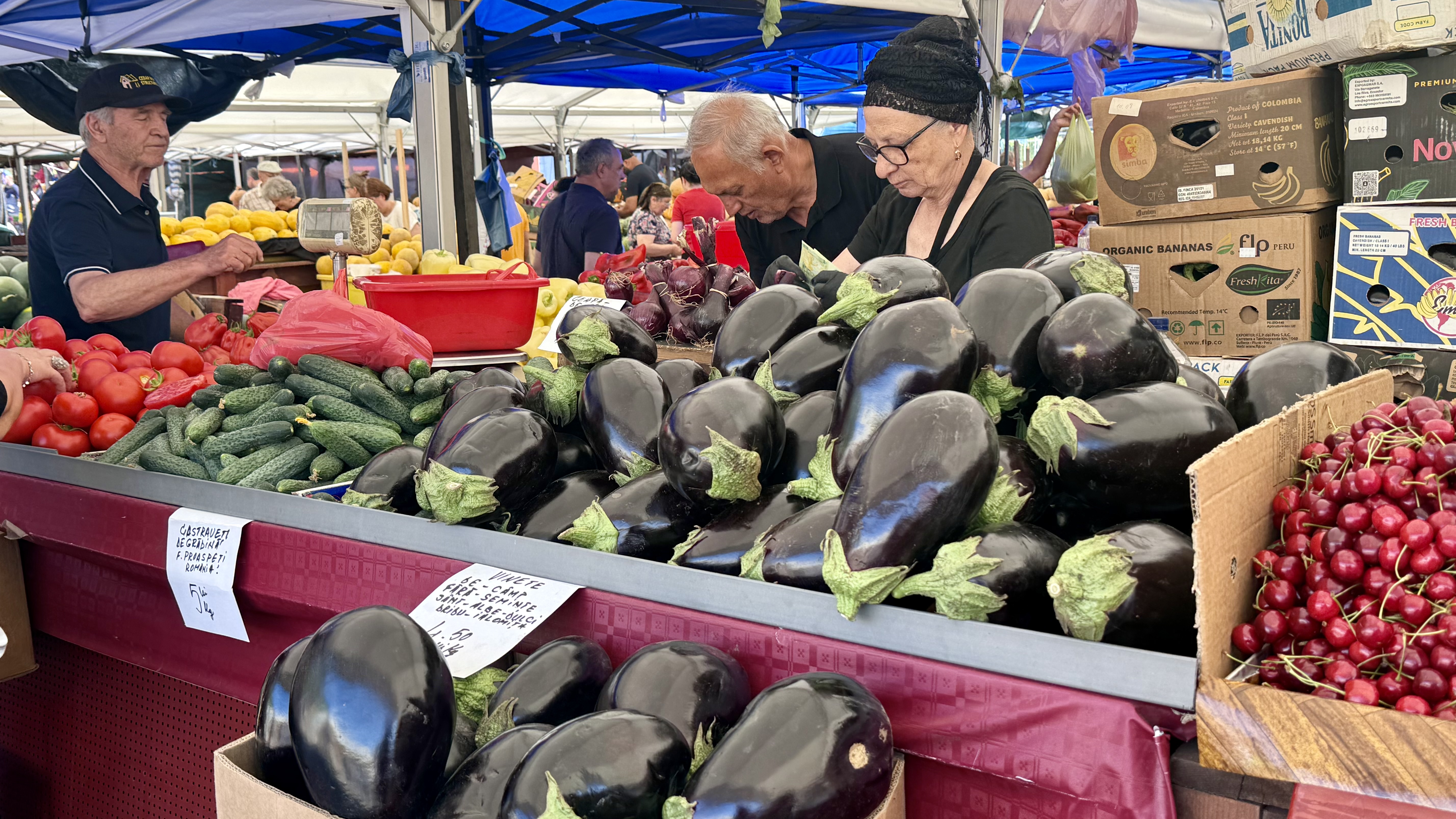 Cât costă kilogramul de vinete în piețe. Românii stau la cozi pentru salata preferată a verii