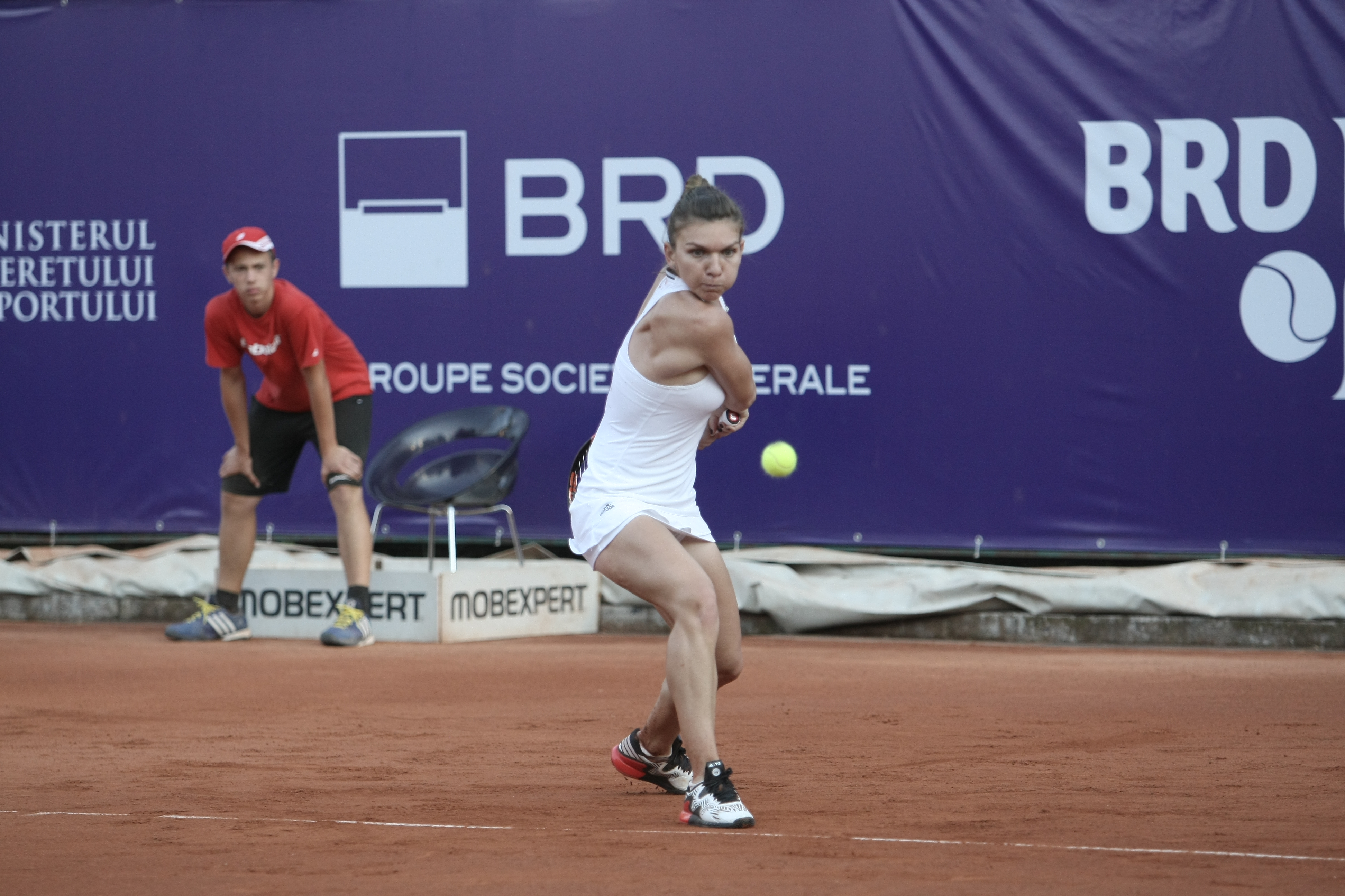 Openul de tenis al României. Halep este în ”sferturi”, după ce i-a lăsat doar șapte game-uri bulgăroaicei Șinikova / LIVE BLOG&FOTO