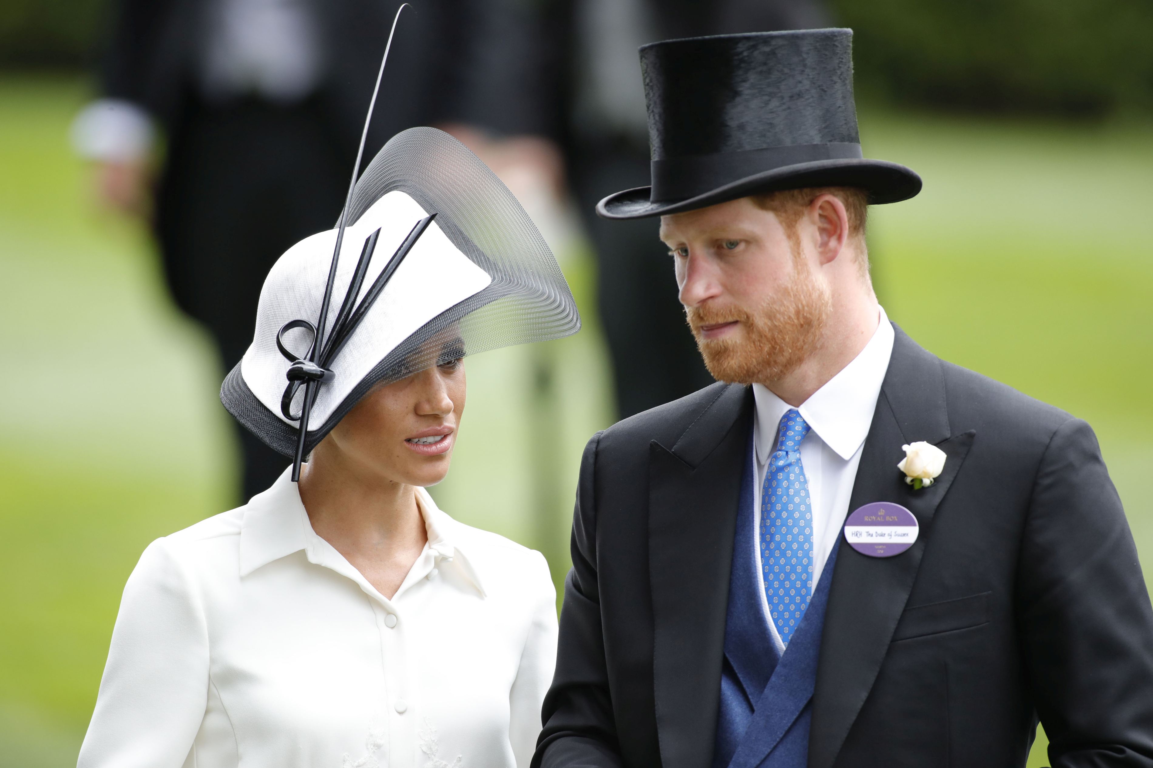 Cât a cheluit Meghan Markle pe ținutele ei de când a devenit ducesă. Suma este uriașă