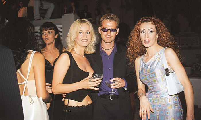 GALERIE FOTO/ Imagini de colecție de la prima petrecere a revistei VIVA! Cum arătau vedetele în anul 1999