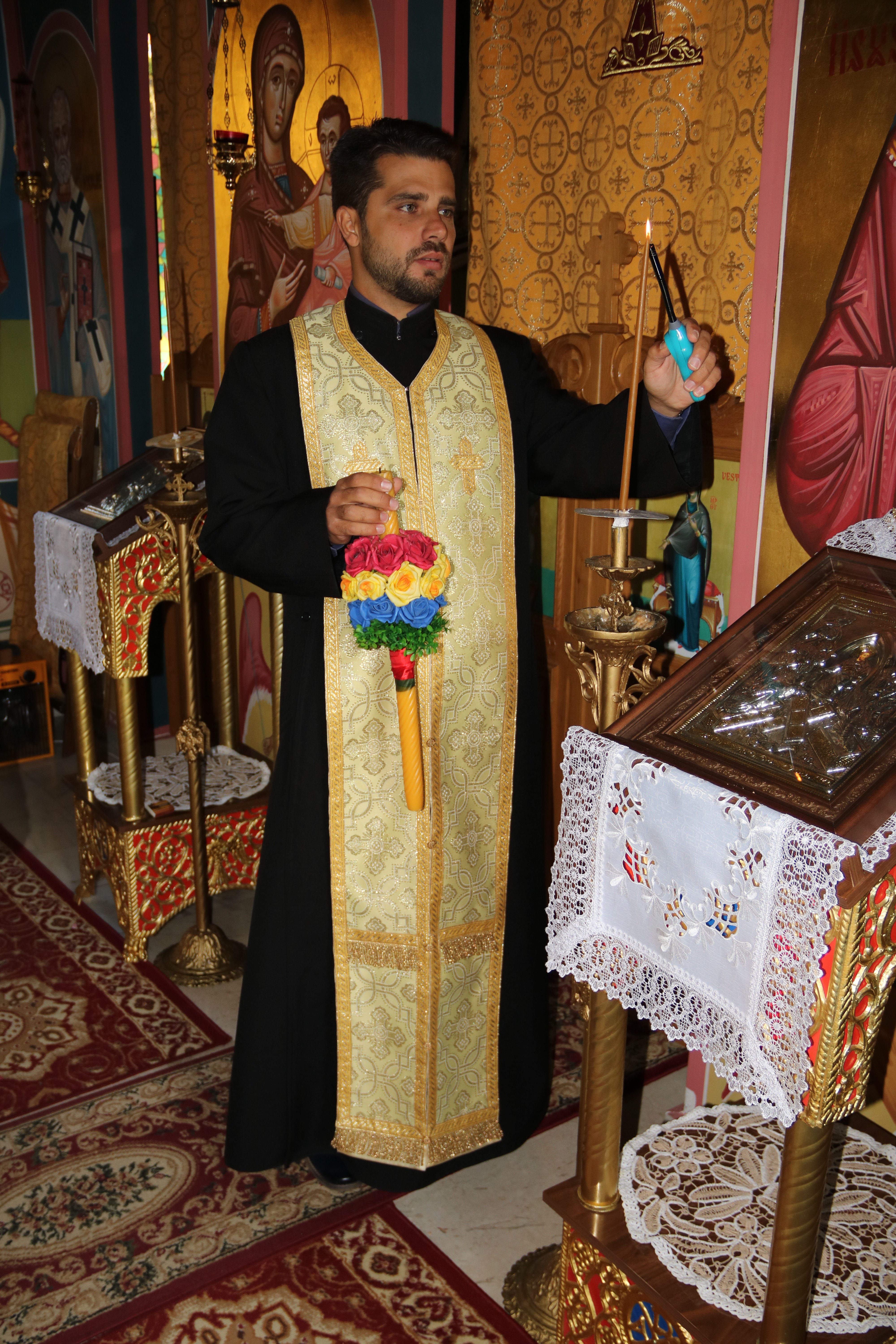 EXCLUSIV/Omul cu două fețe. Preotul-polițist Bogdan Nițu are Biblia într-o mână și Codul Penal în alta - FOTO