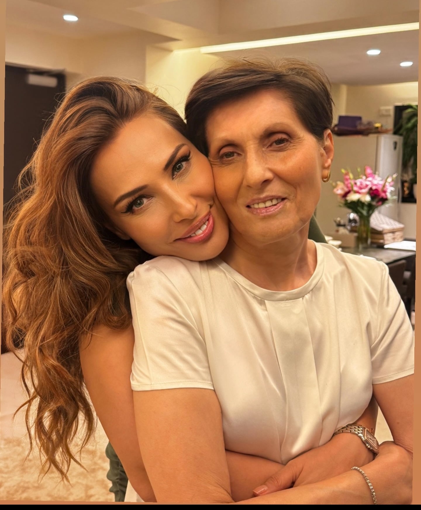 Iulia Vântur, vizită-fulger în România. Cu cine a petrecut iubita lui Salman Khan Paștele