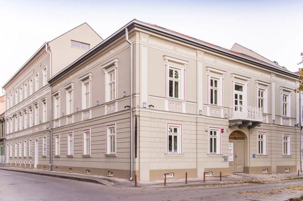 Palatul din Timișoara, cu 59 de dormitoare și 27 de băi, a fost scos din nou la vânzare și costă o avere