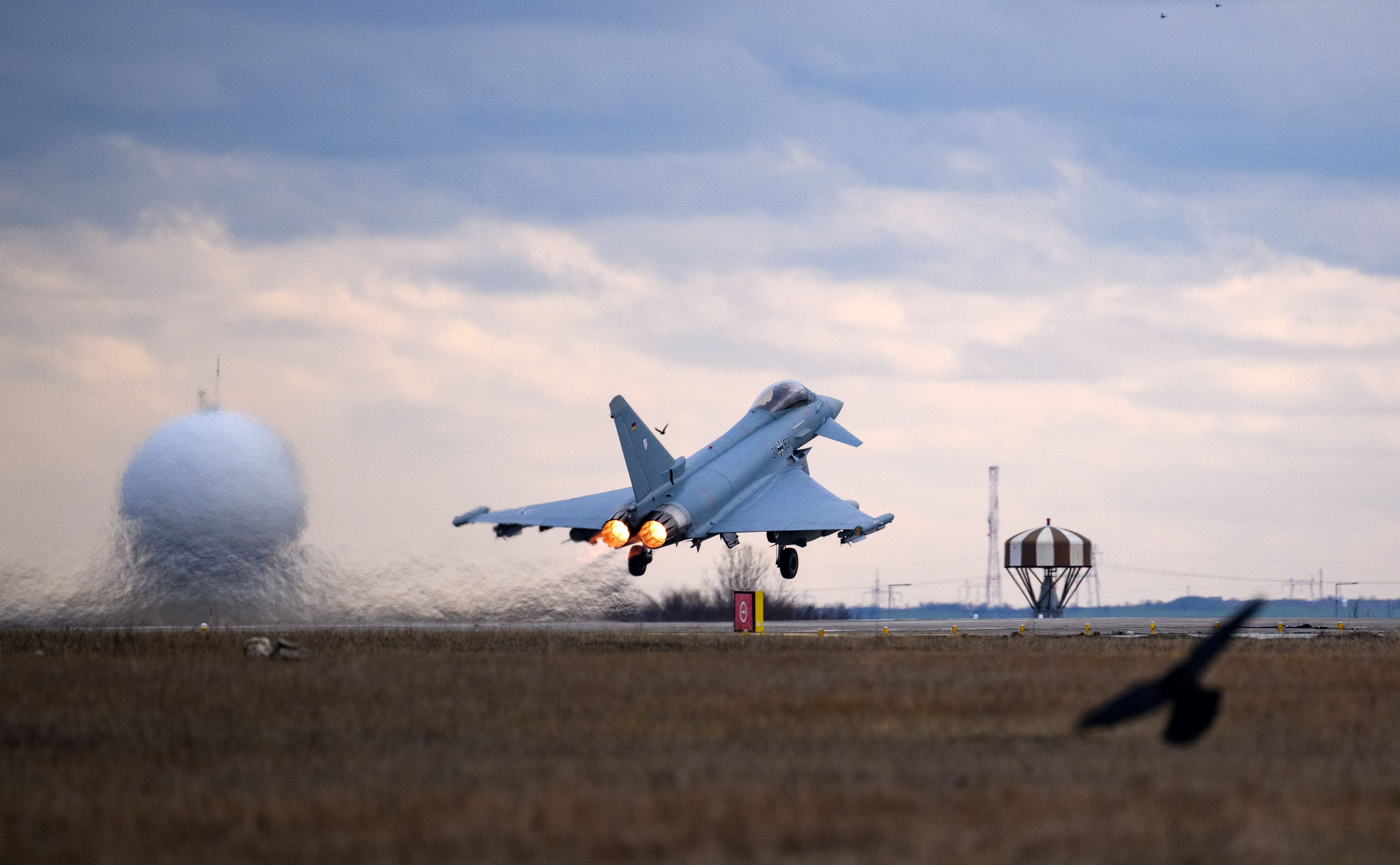 Reportaj BBC la Mihail Kogălniceanu: o comună din România e pe cale să devină cea mai mare bază aeriană a NATO din Europa