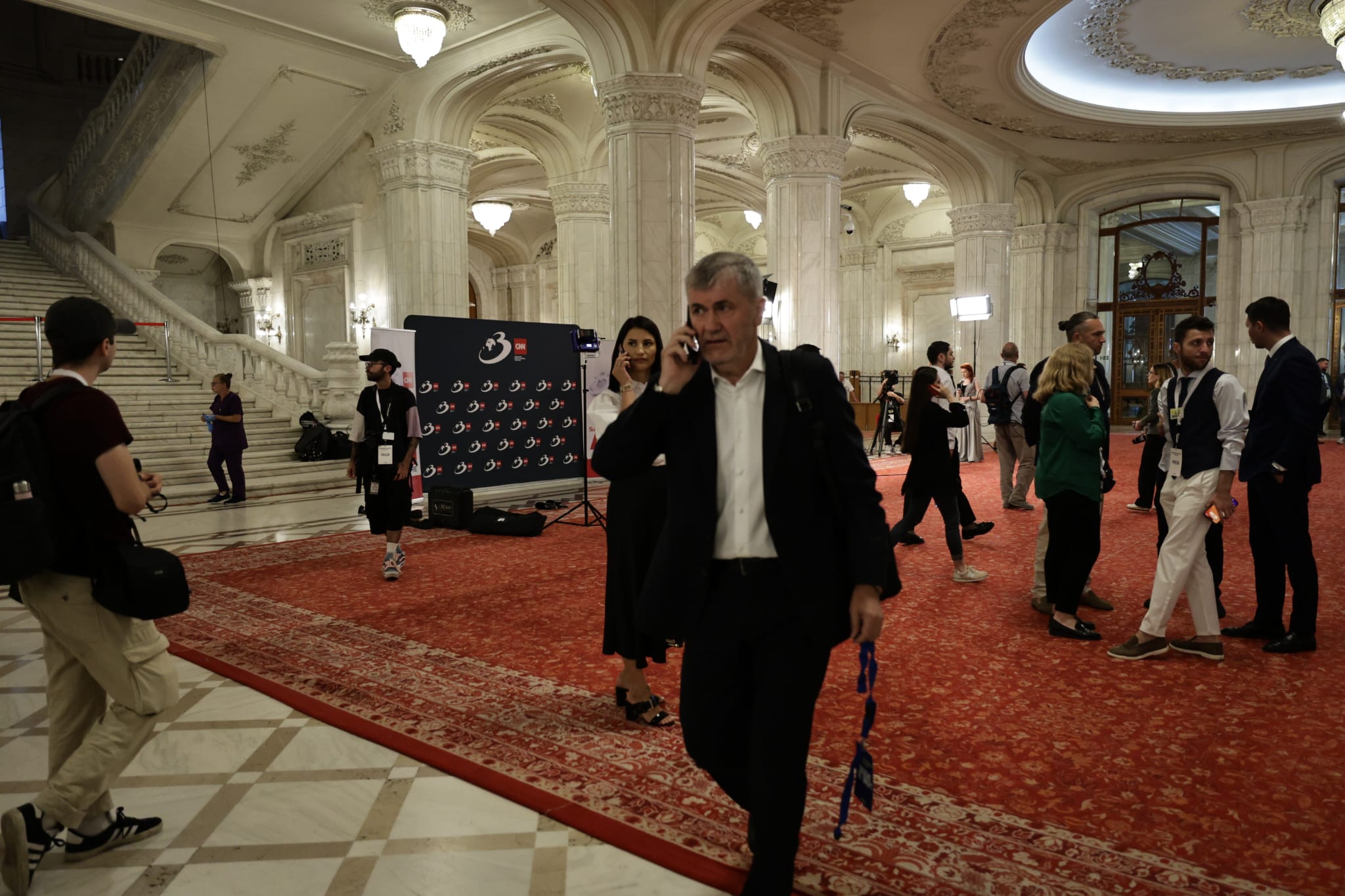 Congres PNL. Ce nu s-a văzut la TV: surprize, negocieri purtate până la votul final, atacuri interne și scepticism privind împărțirea funcțiilor