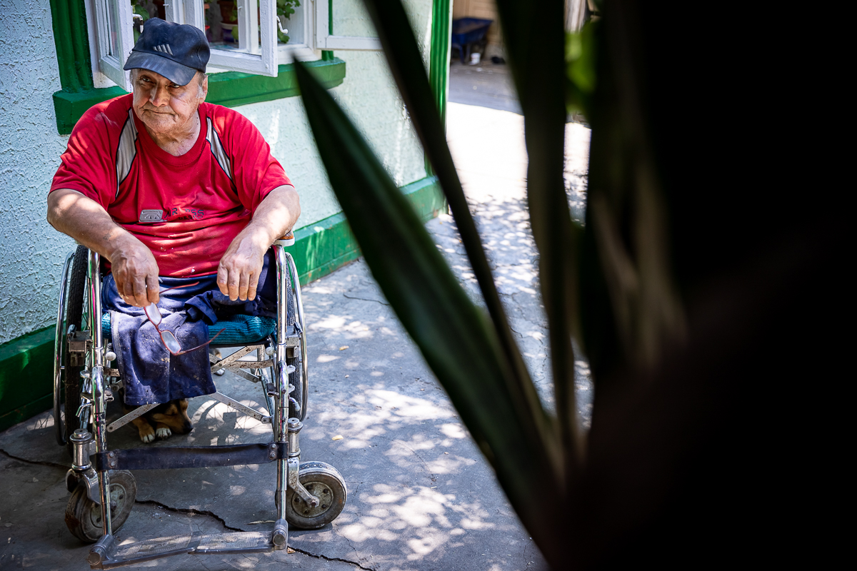 Lecție de optimism de la trei prieteni care luptă cu dizabilitățile, pandemia de COVID și pierderea locuinței. Dorica, Livia şi Vasile din Torceşti: “Important e să ai pentru ce să te trezeşti”