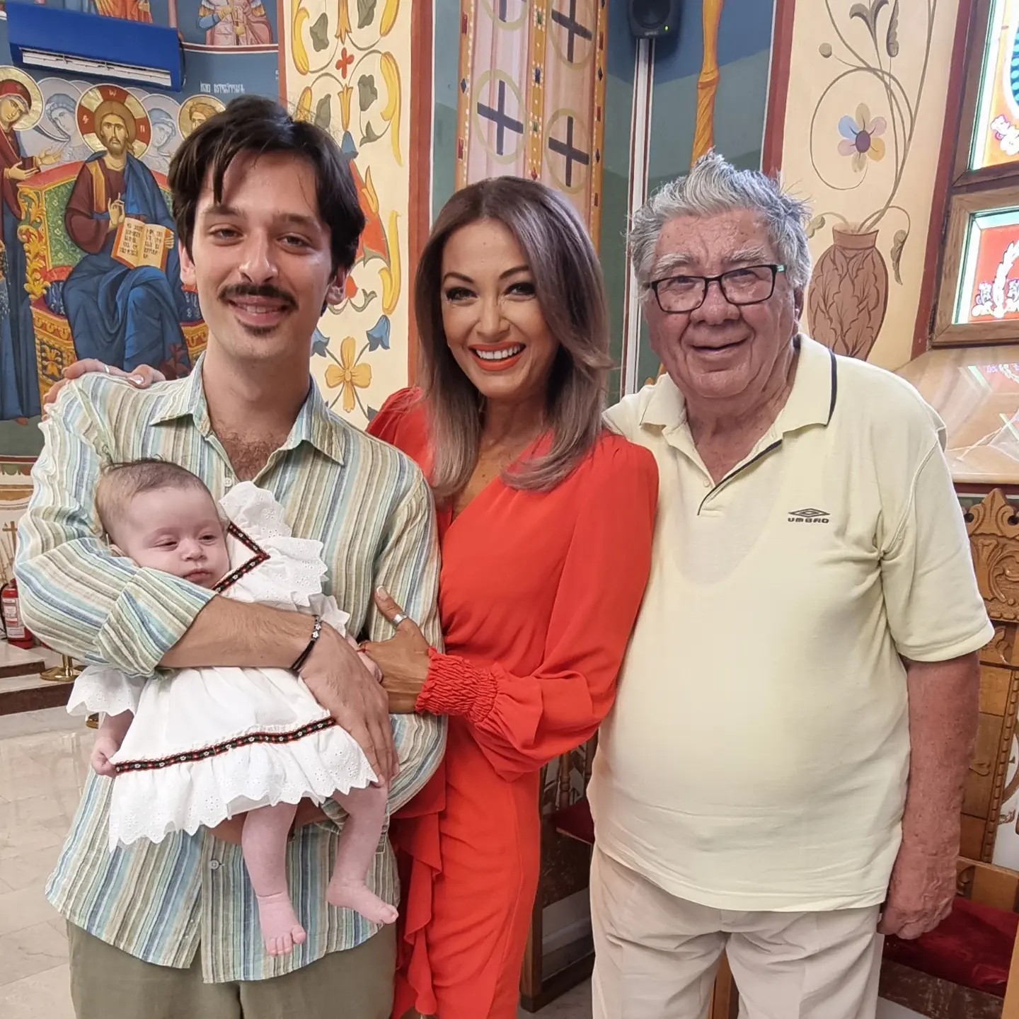 Anca Țurcașiu s-a pozat cu nepoțica Zoe, care are șase luni. Ce au observat fanii actriței: „Să vă moștenească talentul și frumusețea”