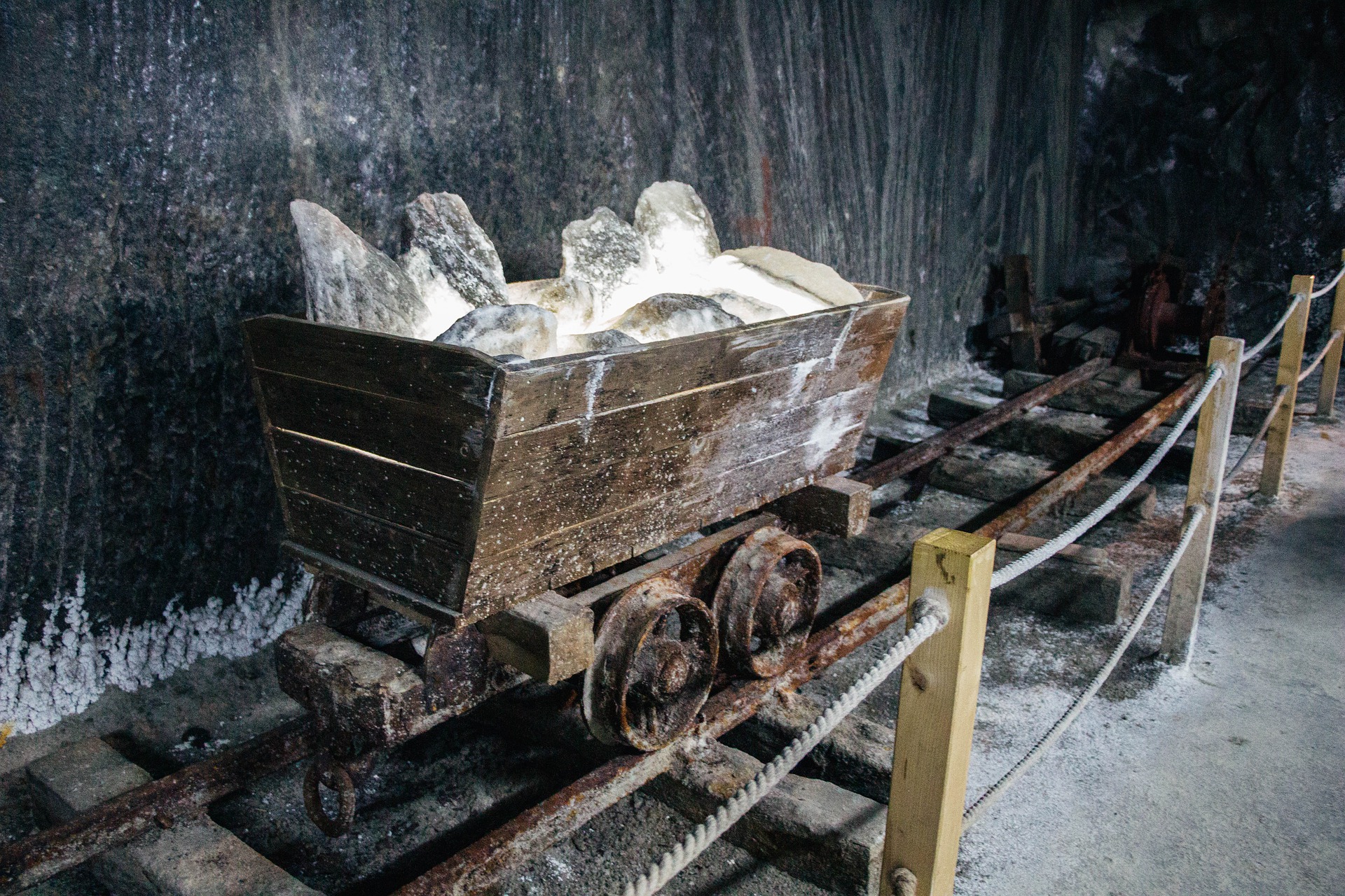 Saline din România - 10 călătorii de neuitat în adâncul pământului