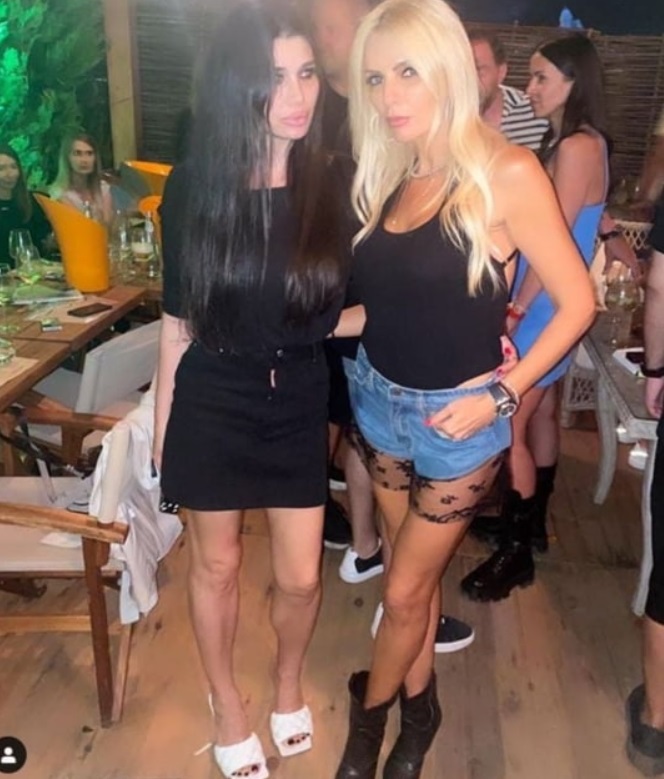 Prietenia dintre Laura Vicol și Elena Băsescu. Adevărul despre aparițiile în club: „Am rugat-o să șteargă pozele! Nelalocul lor când vrei să ai o carieră politică”