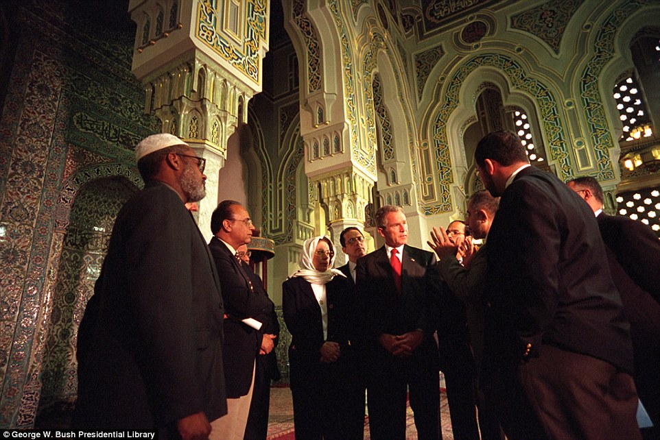 Imagini de colecție cu George W. Bush după atentatele teroriste din 11 septembrie 2001
