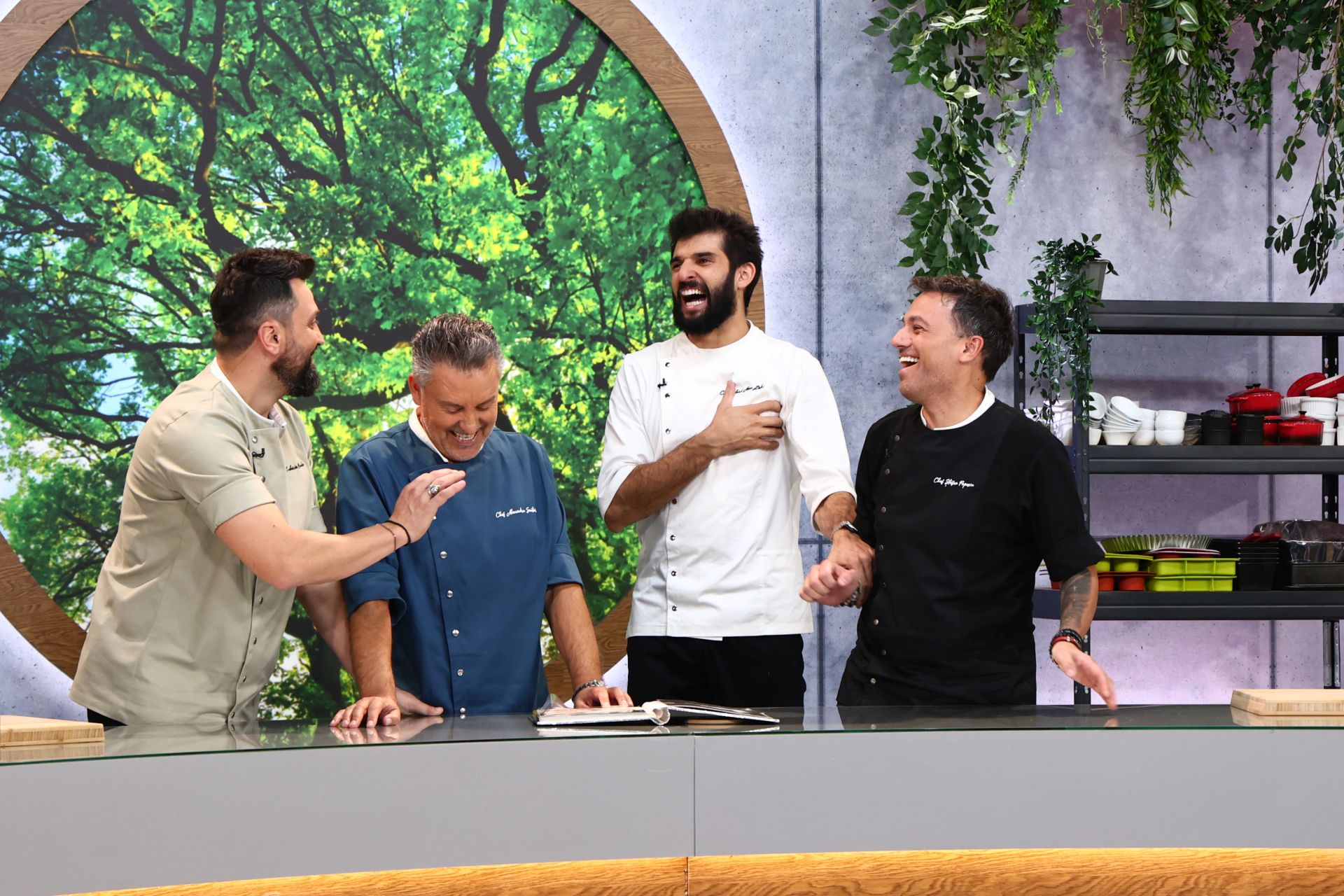 Preparatele pe care cei patru jurați „Chefi la cuțite” le vor găti la festivalul Summer Well 2025, care se desfășoară la Domeniul Știrbey