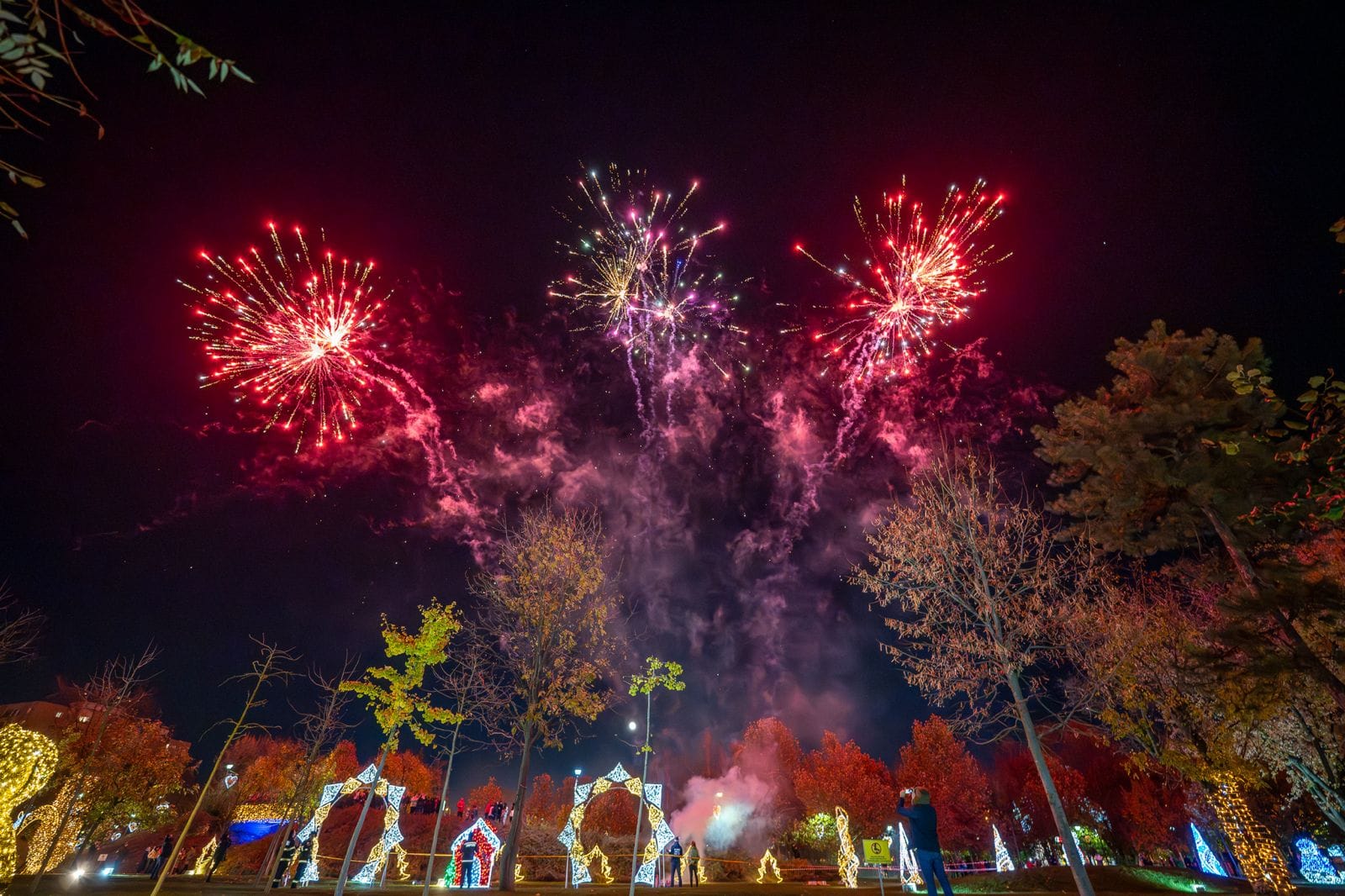 FOTO. A treia ediție a „West Side Christmas Market” e în plină desfășurare. Care sunt principalele atracții ale târgului din Parcul Drumul Taberei