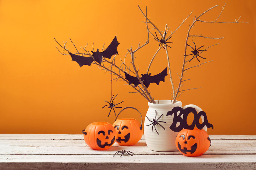 Idei pentru decorațiuni de Halloween - cele mai înfricoșătoare, dar amuzante aranjamente