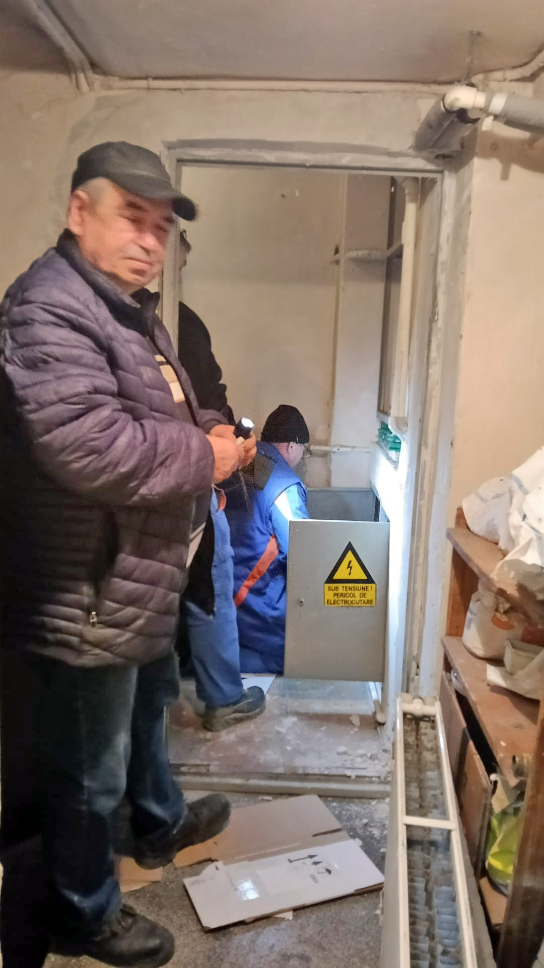 Situație disperată în Rahova, sectorul 5, unde sute de oameni stau de două luni fără gaze. „O să facem Crăciunul în frig. Pentru Distrigaz nu contăm”