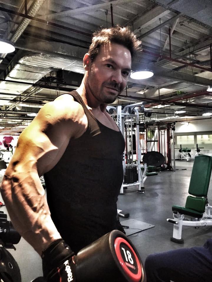 Petrec mai mult timp la sală decât la job! Ei sunt bărbații din showbiz care ar putea concura oricând la un concurs de fitness!