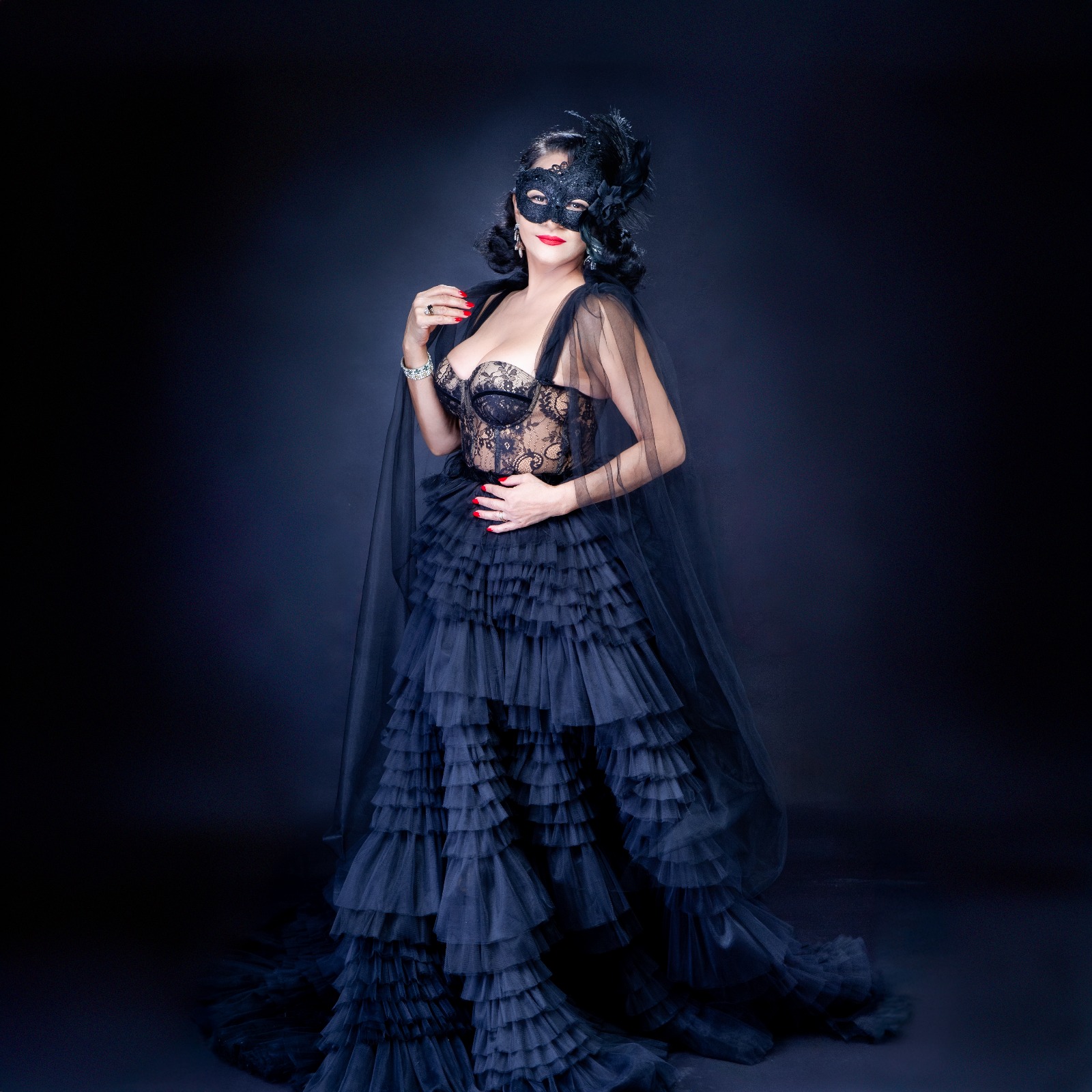 Carmen Trandafir a lansat un nou album, „Măști”: „Întorci clepsidra și-ți scrii povestea de la început”