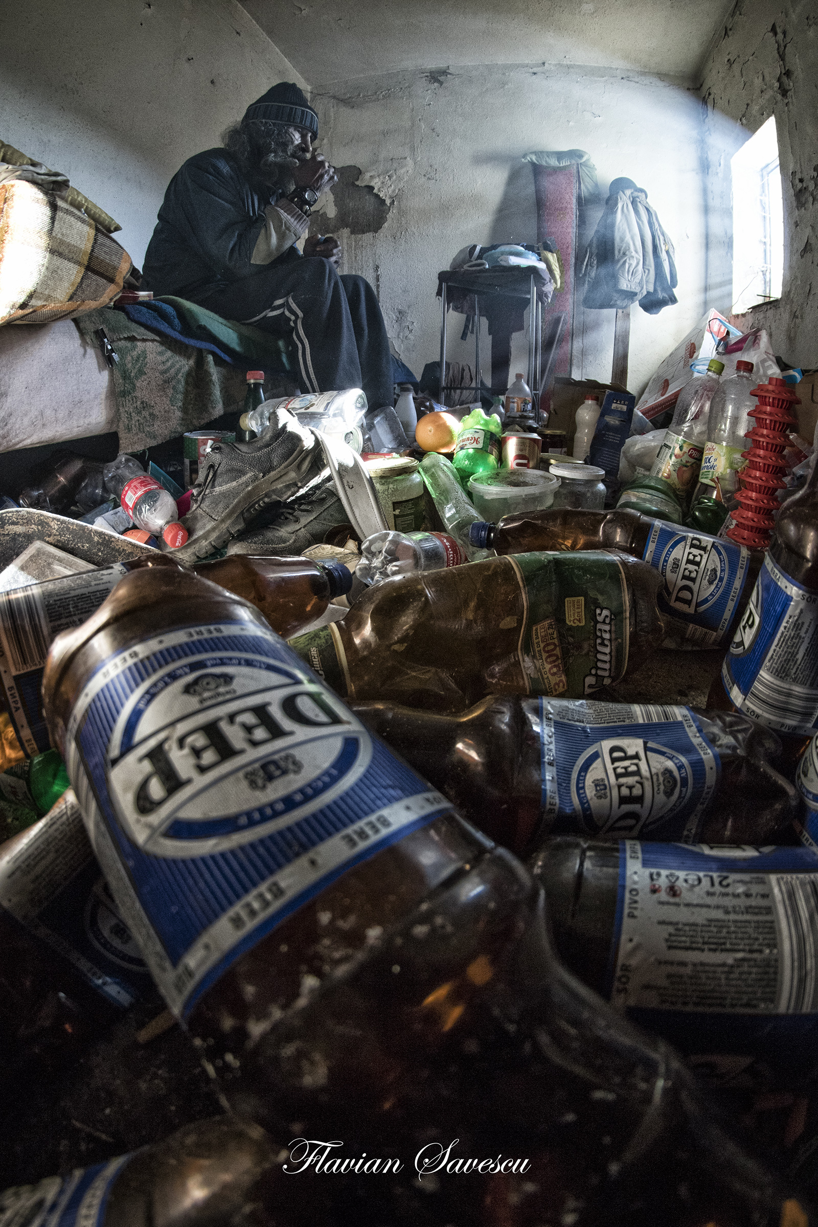 REPORTAJ/Povestea lui Juju, filosoful homeless din Anina: "Eu sunt fericit. Ştii cum a murit Tolstoi? Sărac. Şi în frig“|FOTO