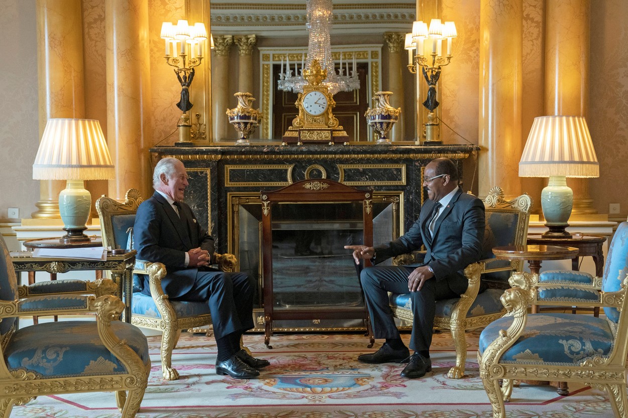 Întâlnirea ciudată pe care a avut-o regele Charles cu doar o zi înainte de înmormântarea reginei Elisabeta a II-a - presa britanică