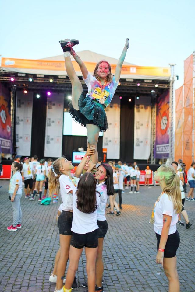 The Color Run, explozie de culoare în centrul Bucureștiului. ”Murdăriți” în culorile curcubeului