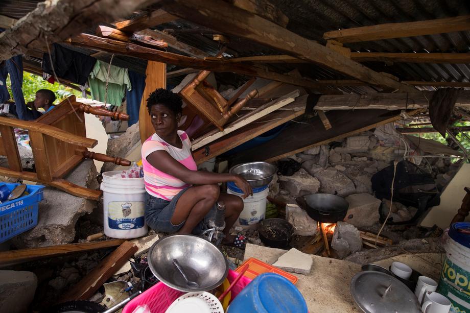 După seismul soldat cu peste 1.900 de morți, Haiti se confruntă cu vreme extremă. „Au pierdut totul și acum stau în apă”