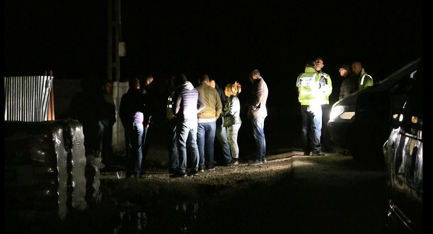 Bărbat găsit mort, pe un câmp din Vrancea. Era împușcat în inimă